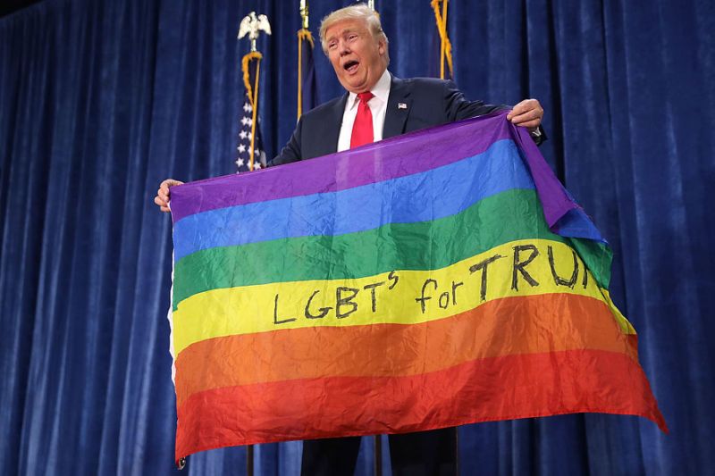 Donald Trump proíbe transexuais de servirem o Exército