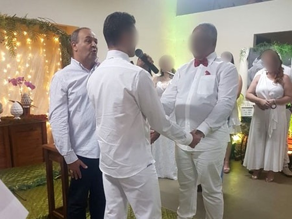 Papa Francisco Pune Padre Que Celebrou Casamento Gay Guia Gay Bh