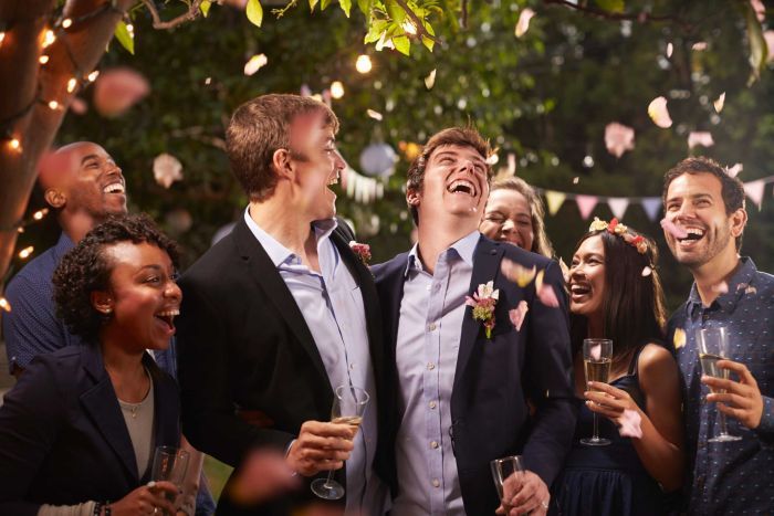 Site lista 10 músicas mais populares em casamentos gays em 2019