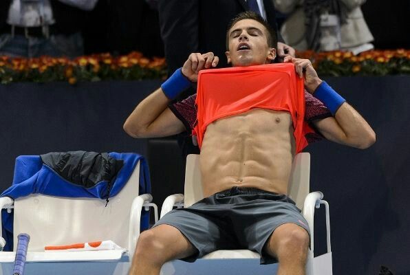 12 tenistas mais gatos e gostosos do mundo: Borna Coric