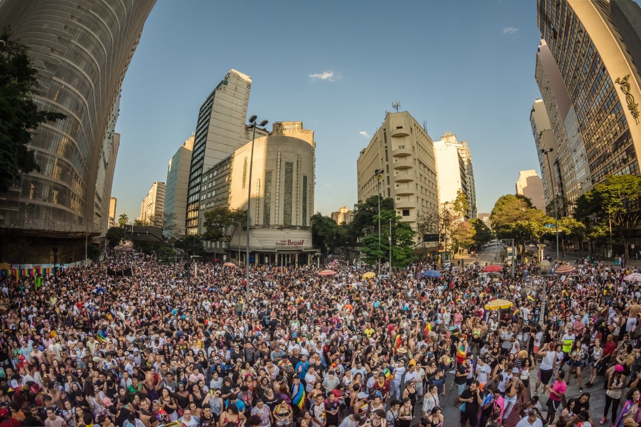 22ª Parada do Orgulho LGBT de BH bate recorde e reúne 250 mil pessoas na capital mineira. Veja fotos exclusivas!