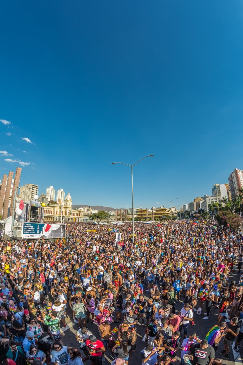 22ª Parada do Orgulho LGBT de BH bate recorde e reúne 250 mil pessoas na capital mineira. Veja fotos exclusivas!