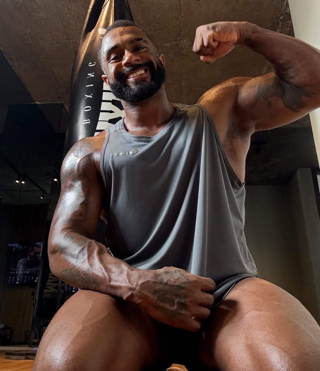 Baco Exu do Blues mostra corpo sarado após treino e dieta