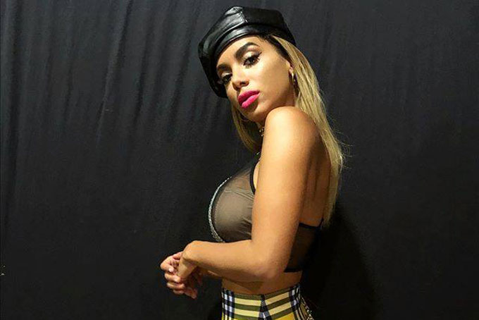 Anitta demorou a aderir ao movimento contra Jair Bolsonaro porque estava em retiro espiritual, diz Leo Dias