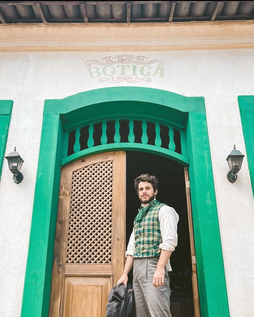 Fotos do ator gay João Villa, que faz Ferdinando em Dona Beja