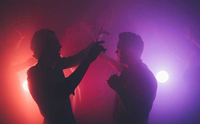 Balada gay no Azerbaijão: polícia prende 100 pessoas