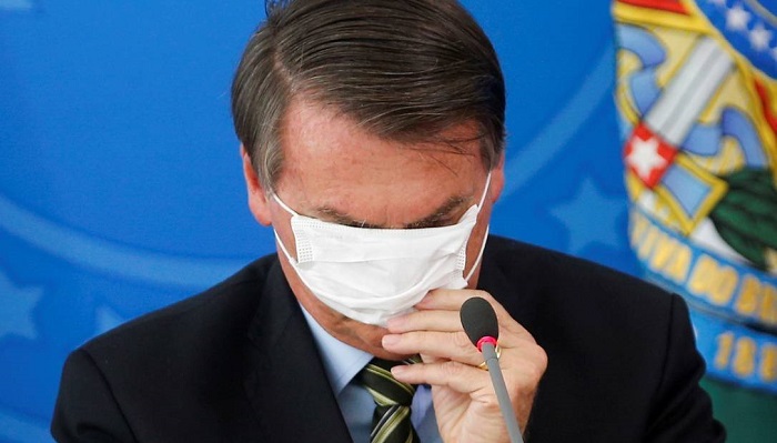 Bolsonaro diz que máscara é coisa de viado