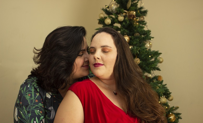 Luisa Reverey: foto de lésbicas no natal integra campanha do Tem que Ter