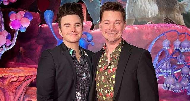 Chris Colfer: ator gay celebra 10 anos com o marido, Wll Sherrod