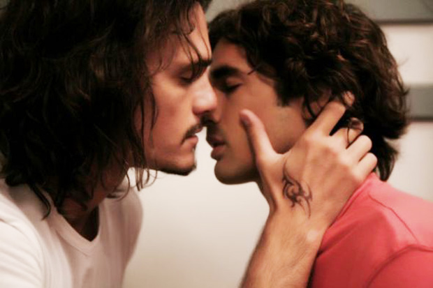 Beijo gay do ator Christian Sancho