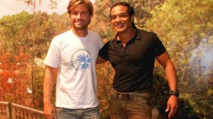 Casal gay em Os Mutantes: Claudio Heinrich e Deo Garcez