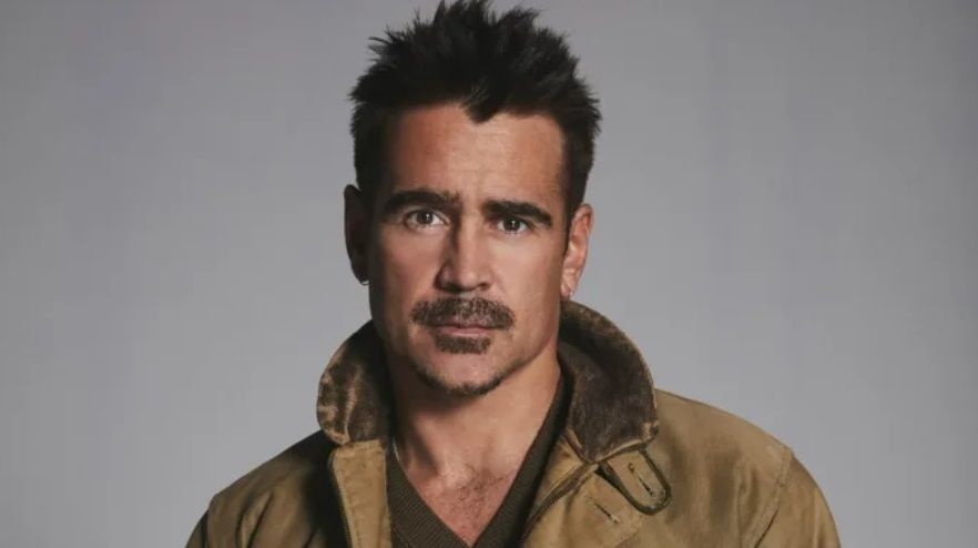 Colin Farrell apareceu de bunda de fora, de fio dental, na televisão, aos 18 anos.