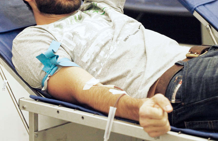 Doação de sangue por gays ainda é vetada no Brasil