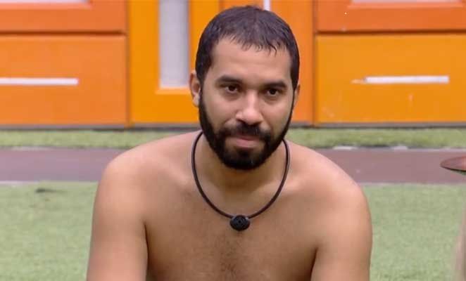 Gilberto Nogueira fala da mãe no BBB21