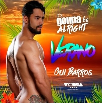 DJ Guilherme Barros posa pelado na divulgação de novo site