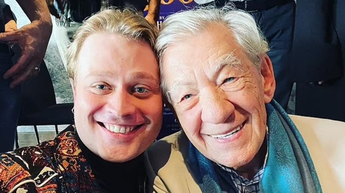 Ian McKellen termina com o namorado, Oscar Conlon-Morrey