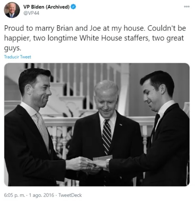 Joe Biden casa funcionários gays da Casa Branca