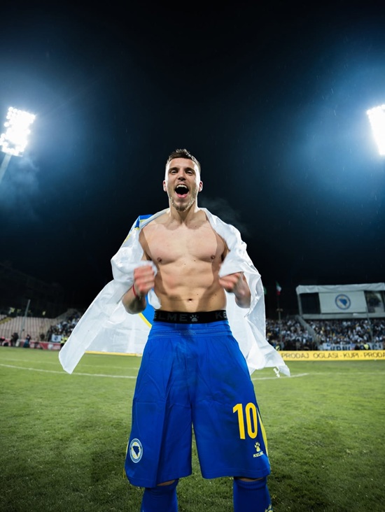 Jogadores gatos e sarados da Copa do Mundo 2026: Ermedin Demirovic, da Bósnia e Herzegovina