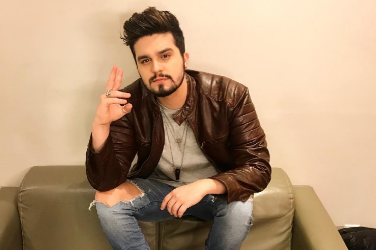 Luan Santana diz que boatos de que era gay o incomodavam