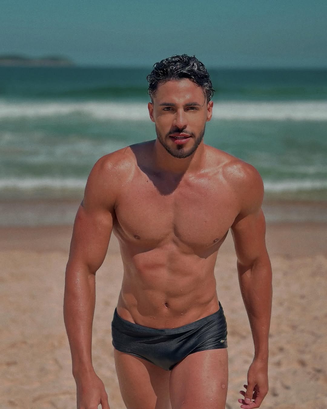 Moises Victorino: fotos do modelo namorado de Leo Dias