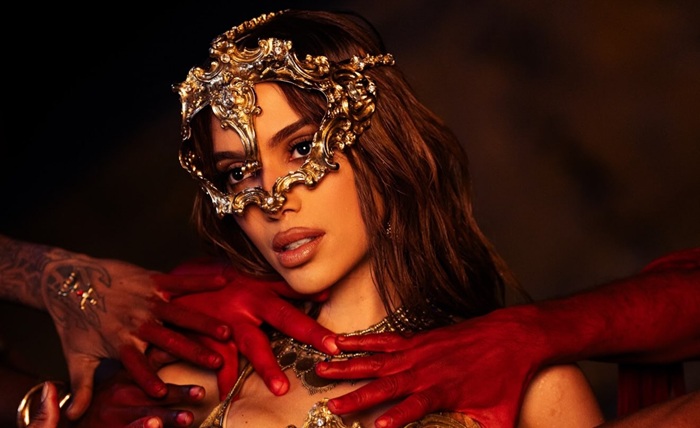 Novo disco de Anitta já chega emplacando nas boates gays