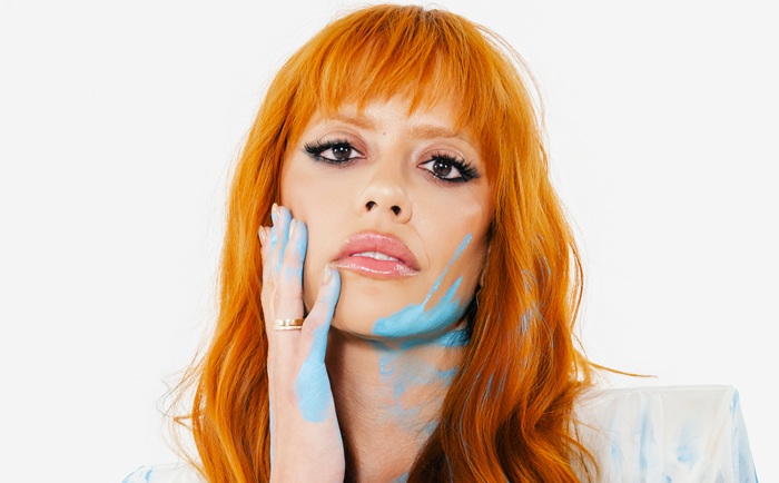 DJ Anne Louise celebra as diferenças em novo single