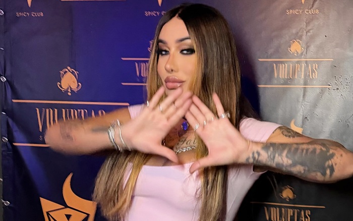Mc Trans grava homens em banheirão e os critica: criança pode ver