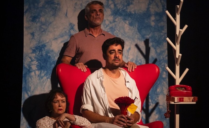 Solidão do homem gay é um dos temas de peça em cartaz