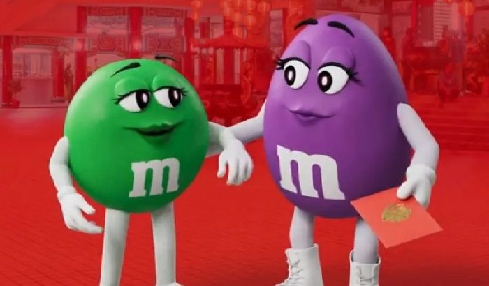 M&M's aposenta mascotes 'lésbica' e 'obesa' após críticas
