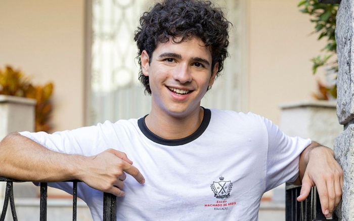 Mau Mau se assume gay em 'Quem Ama Cuida'