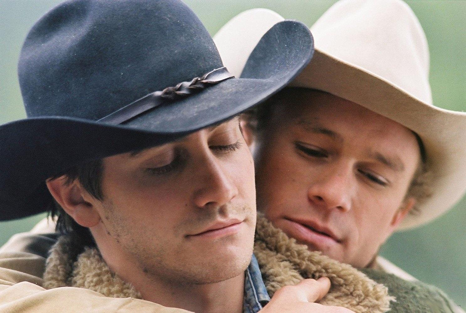 Jake Gyllenhaal diz que Heath Ledger vetou piadas gays no Oscar sobre Brokeback Mountain