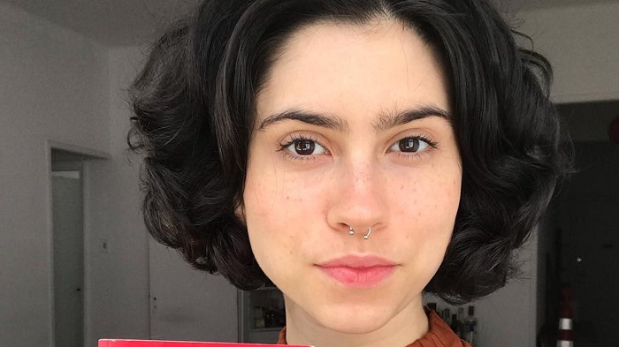 Olivia Torres: atriz lésbica é alvo de homofobia no Instagram