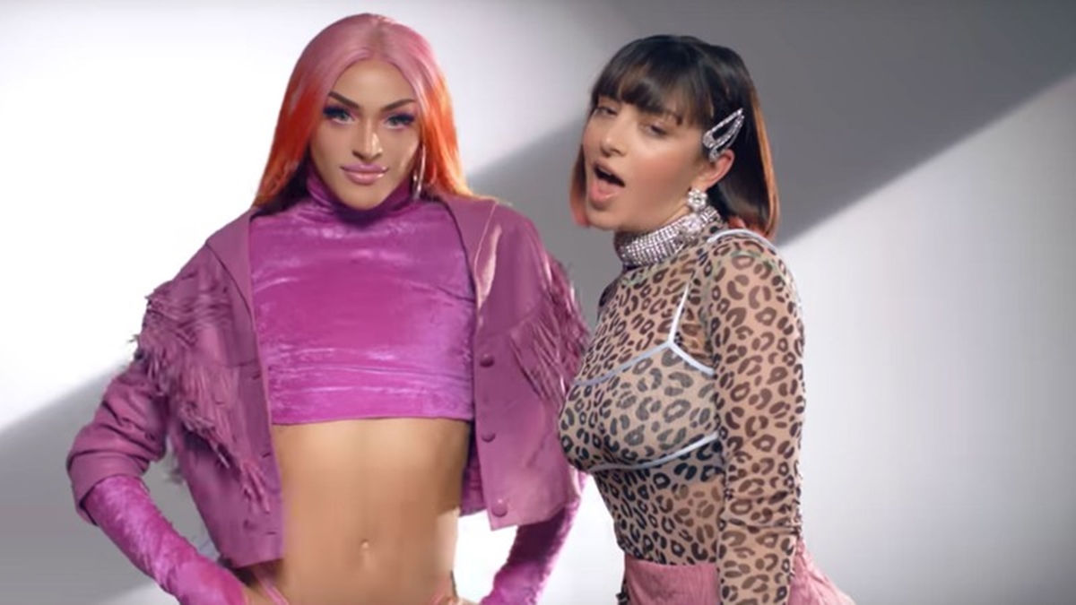 Pabllo Vittar e Charli XCX continuam liderando o Top 30 Gay Brasil com Flash Pose