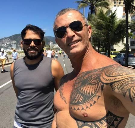 Carnavalesco gay Paulo Barros namora Fábio Fonseca