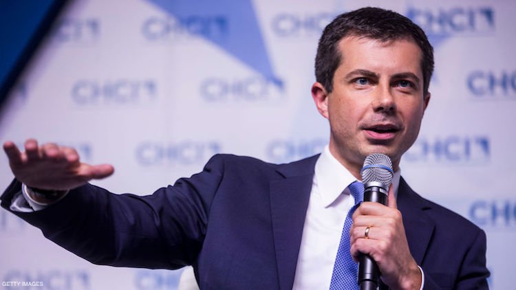 Gay assumido, Pete Buttigieg é criticado por LGBT por não ser afeminado