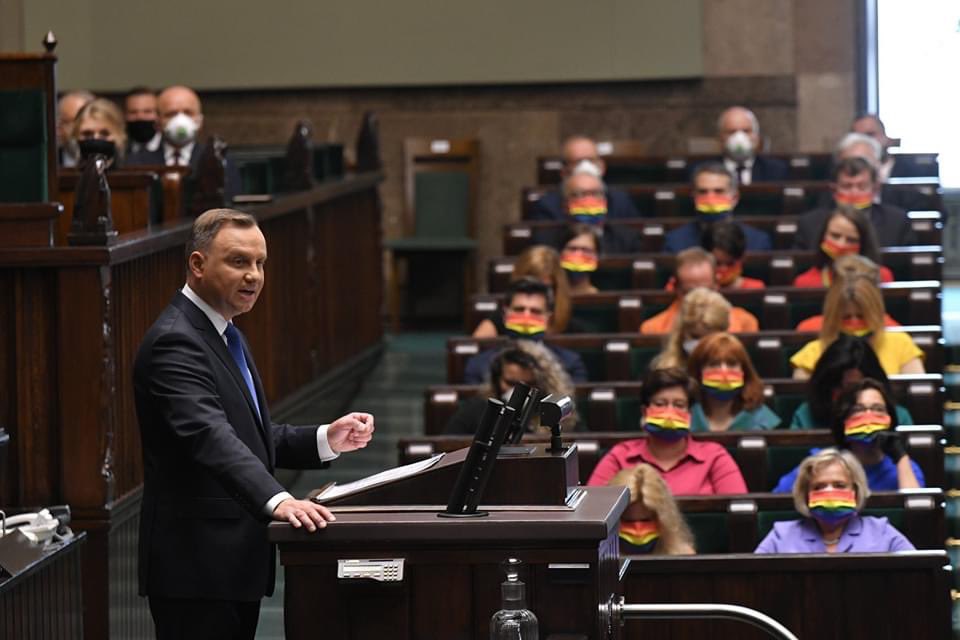 protesto deputados polônia homofobia LGBT