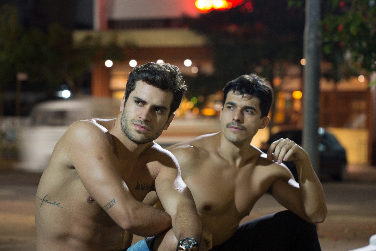 Peça gay Os Rapazes da Rua Augusta conta história de dois prostitutos e estreia em BH