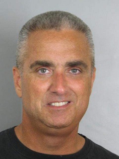 Prefeito Richard Silverthorne preso por negociar drogas em troca de orgia gay