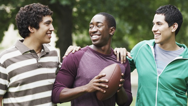 71% dos gays conseguiram sexo, namoro ou amizade por apps 