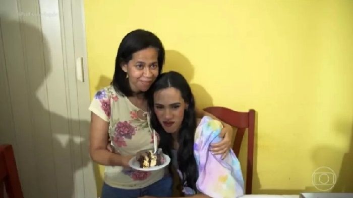 Mãe deixa igreja após pastor dizer que filho gay 'tinha demônio'