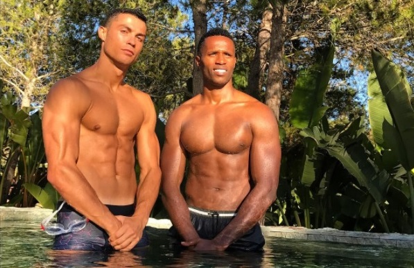 Cristiano Ronaldo define foto com amigo saradão como 'combinação perfeita'