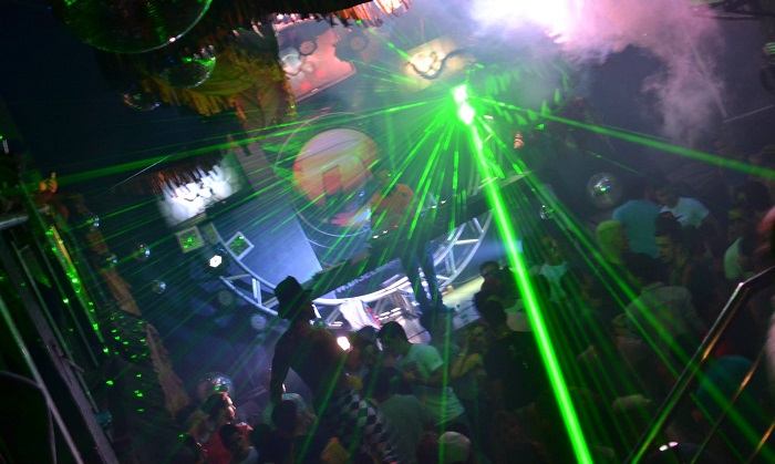 Boate gay fecha por mania de VIPs do público