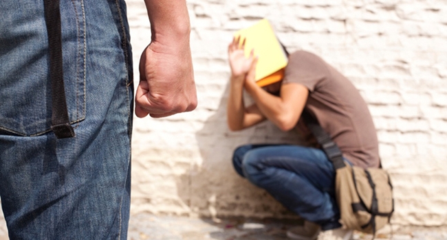 Projeto contra LGBT nas escolas avança na Câmara