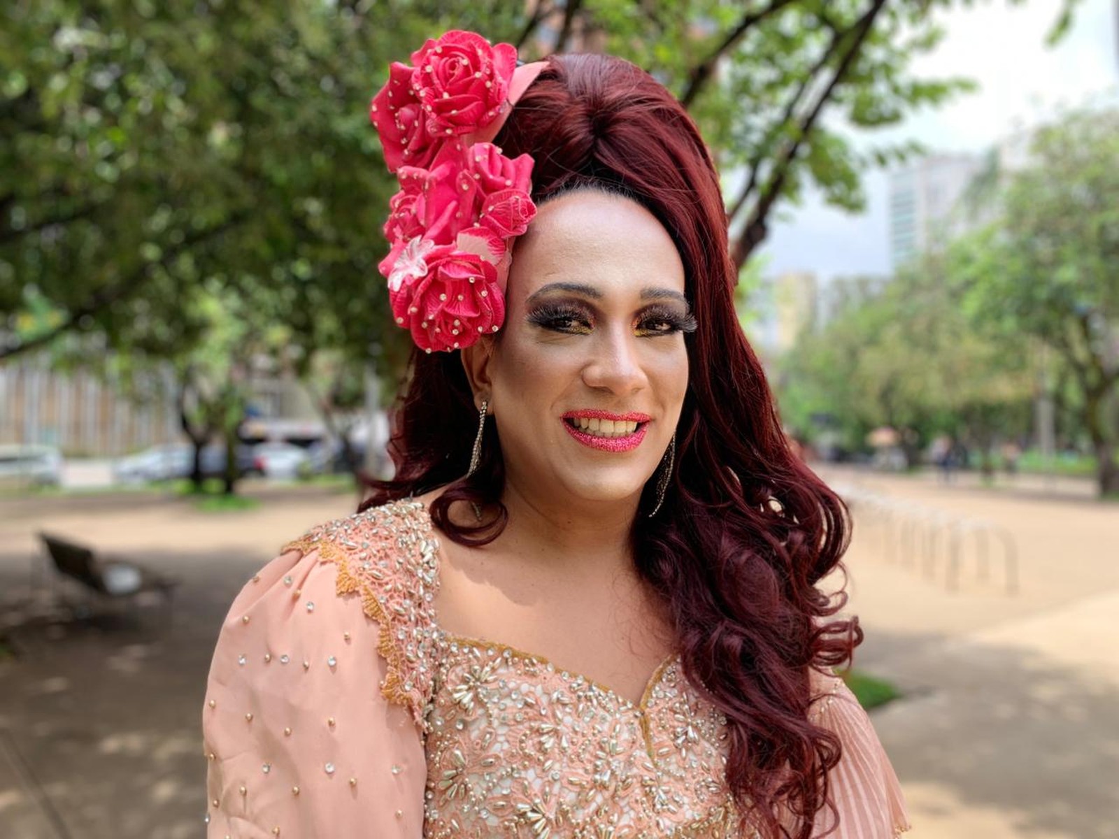 Evellyn Loren conversa com personalidades LGBT toda segunda
