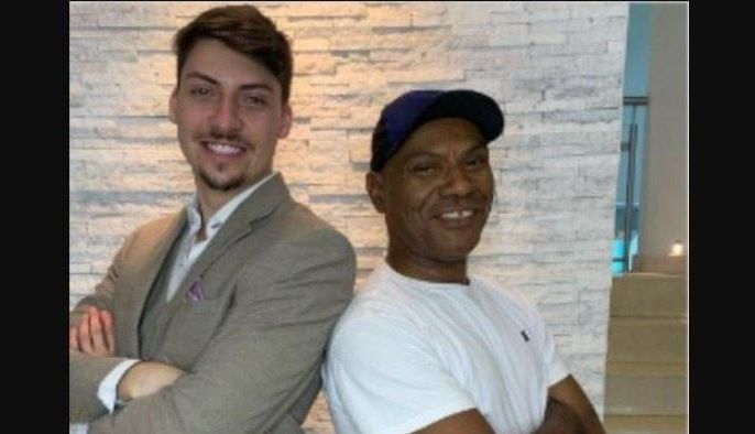 Ex-funcionário gay da família Bolsonaro entrega esquema de rachadinha