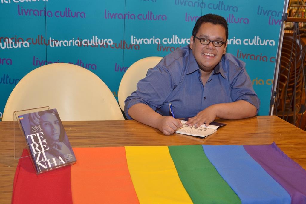 Primoroso, livro de contos 'Terezinha' fala de LGBT e suas dores