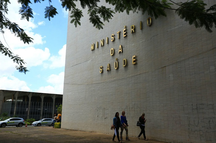 Temer libera verba a LGBT e prostitutas contingenciada por Dilma