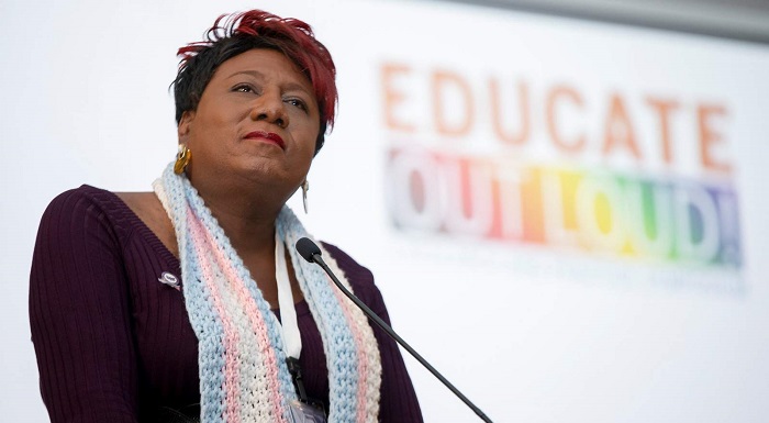 Morre escritora Monica Roberts, pioneira pelos direitos trans