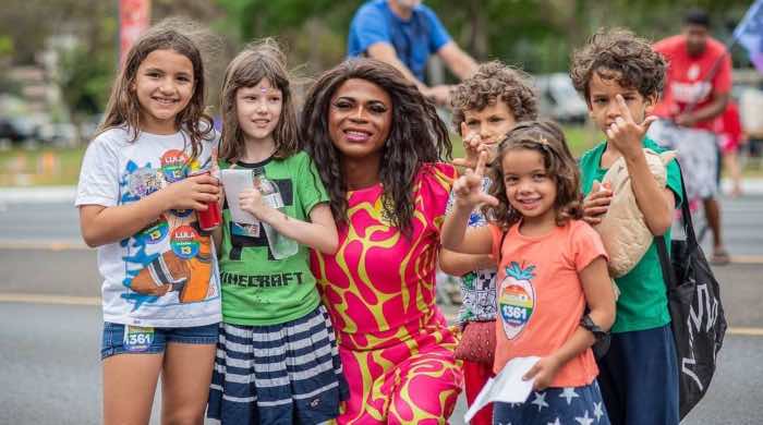 Câmara dos Deputados tem drag queen como primeira suplente