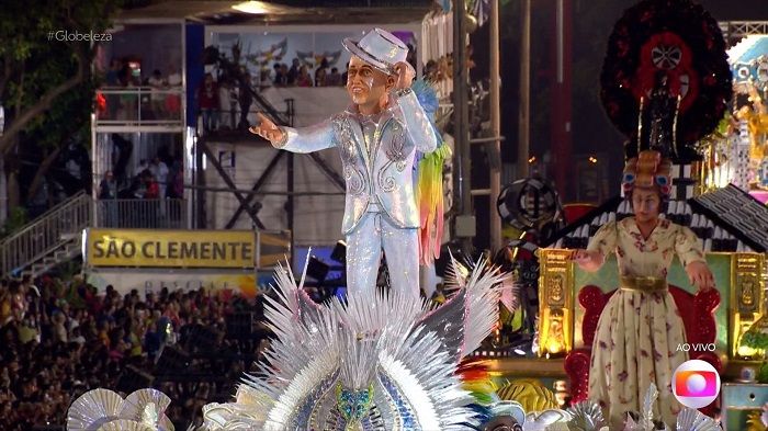 São Clemente exalta orgulho gay em homenagem a Paulo Gustavo
